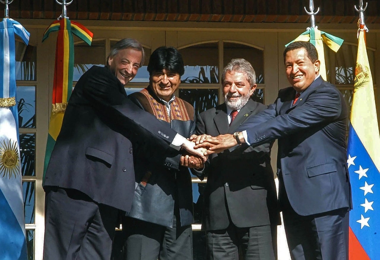 ¿Se volverá a izar la bandera de la integración regional que flameó en 2007, cuando se firmó el acta constitutiva del Banco del Sur?