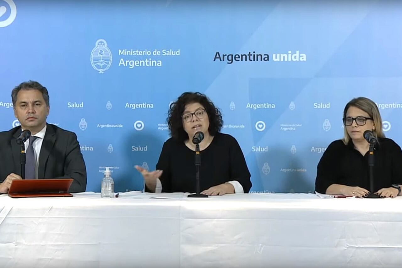 Costa, Vizzoti y Cahn brindaron el reporte matinal del ministerio de Salud. 