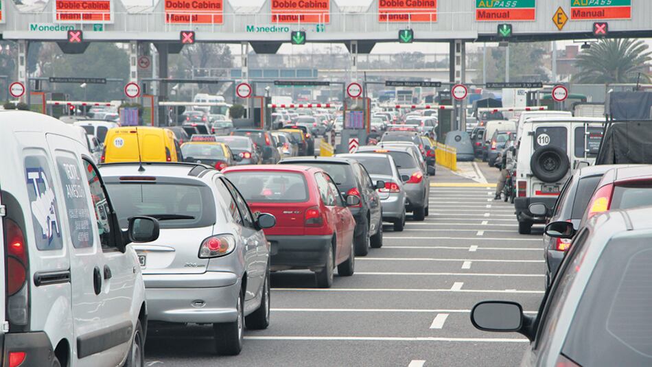 El costo del peaje para una persona que usa el auto para ir al trabajo se redujo ahora de 2200 a 1544 pesos mensuales.