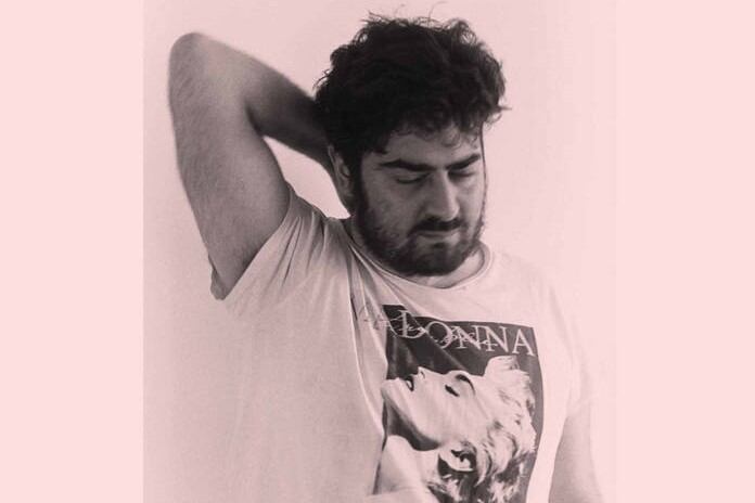 Flavio Lira en la foto de Jess Moncalvo de la tapa del fanzine que acompaña el disco.