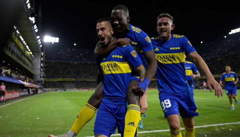 Darío Benedetto tras marcar el 2 a 0 ante Always Ready por la cuarta fecha del grupo E.