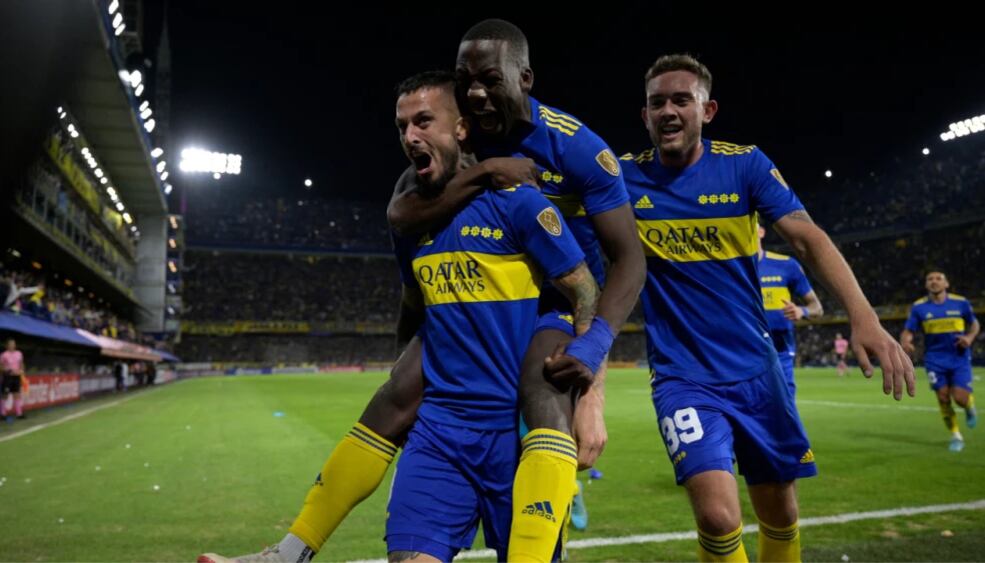 Darío Benedetto tras marcar el 2 a 0 ante Always Ready por la cuarta fecha del grupo E.