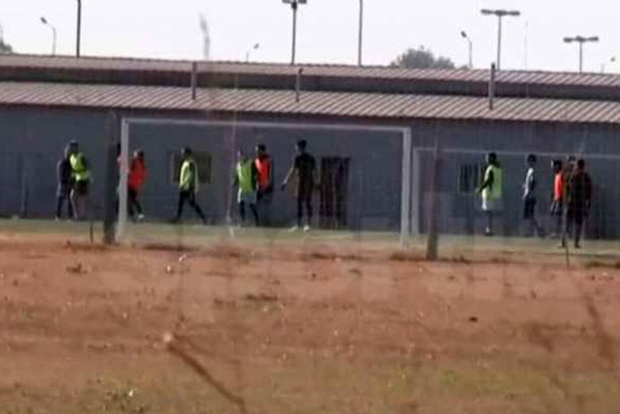 Los futbolistas de Racing fueron filmados en plena práctica.