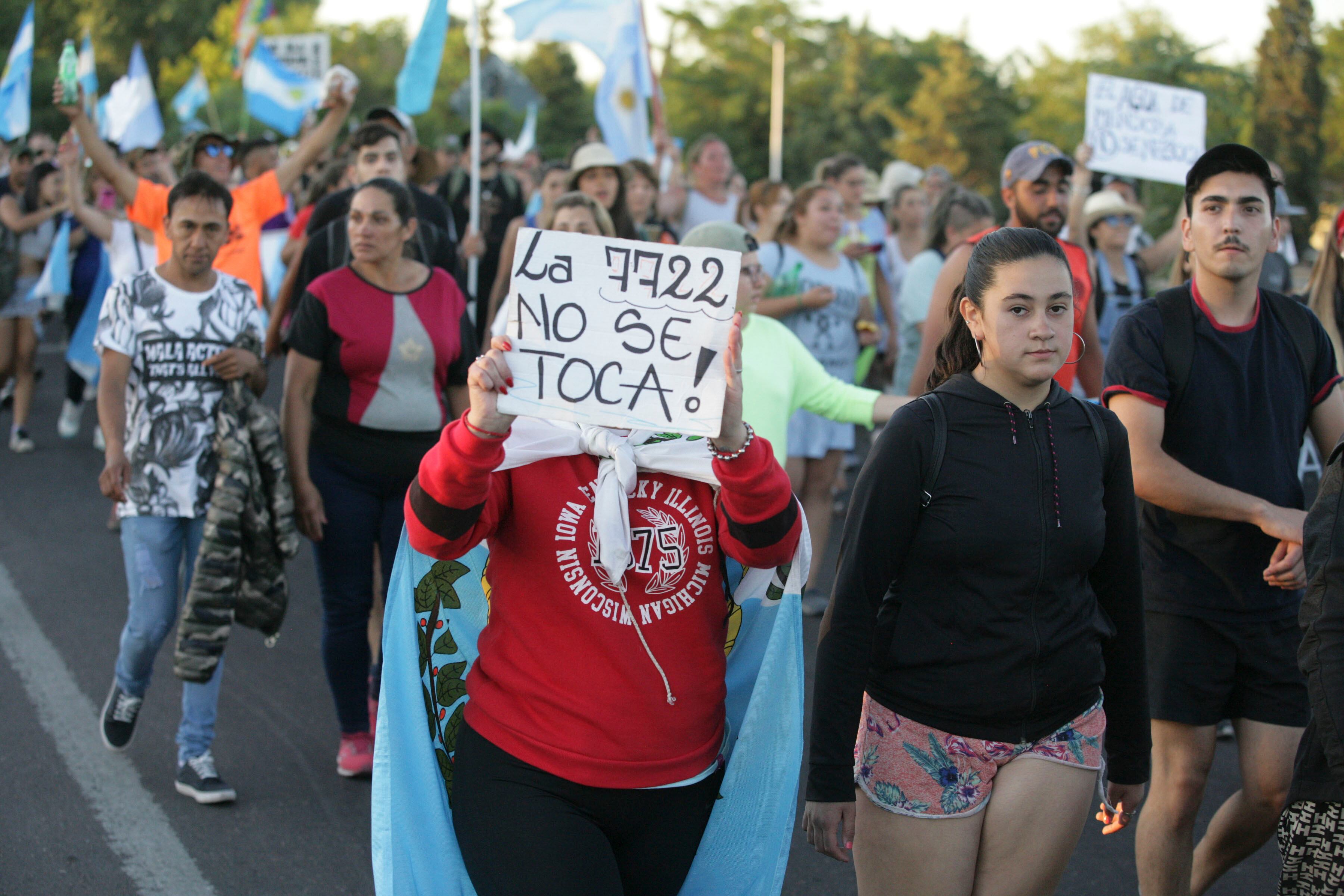 El anuncio del gobernador no satisfizo a los asambleístas.