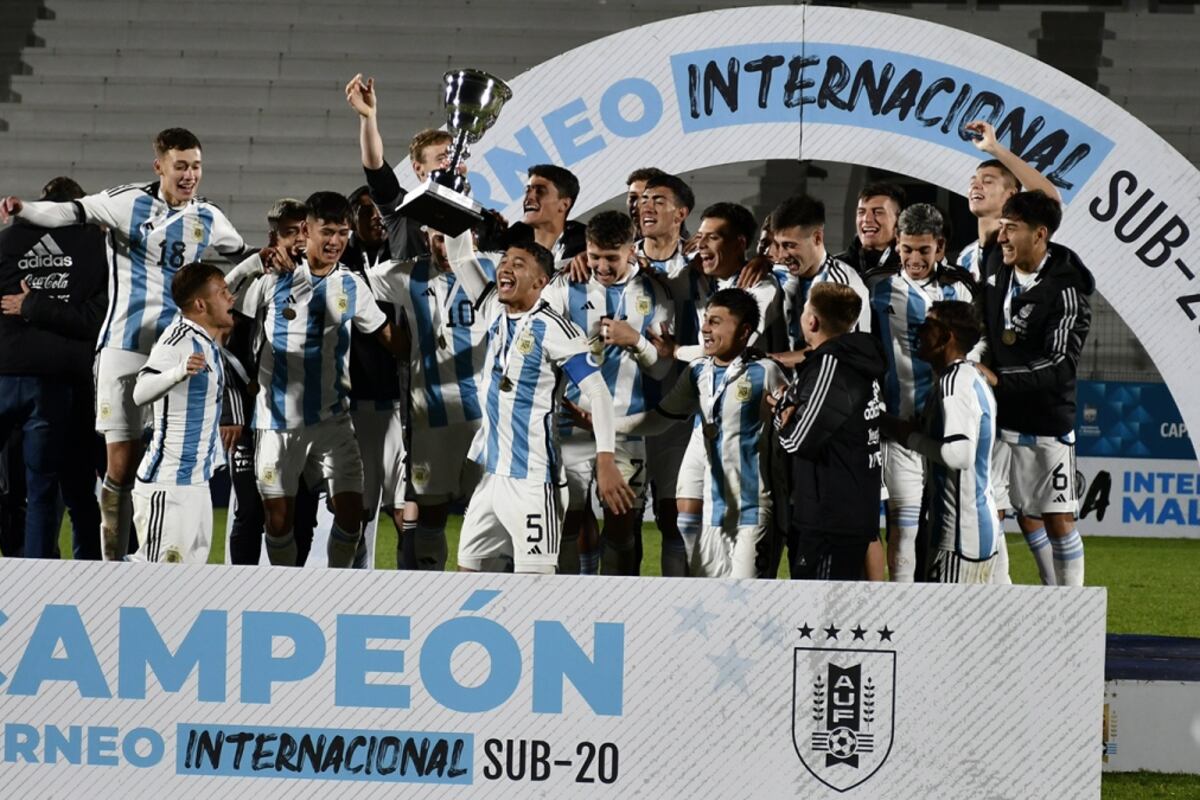 La selección argentina Sub-20 dirigida por Javier Mascherano viene de ganar la Copa Ciudad de Maldonado.