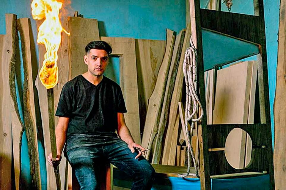 Morel tenía una carpintería pequeña que comenzó a recibir dinero de Caputo Hermanos.