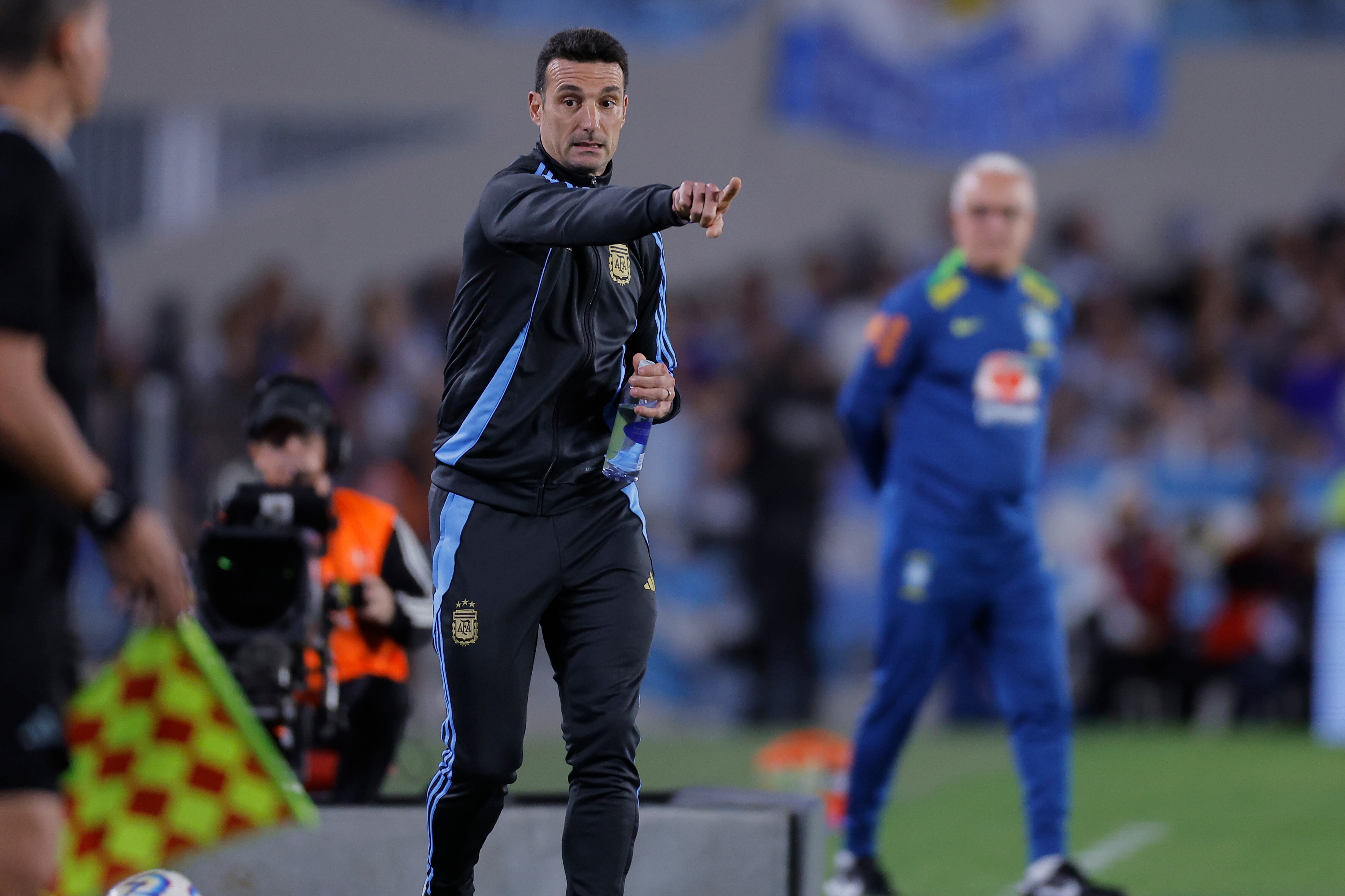 Con la clasificación asegurada, Scaloni probará variantes.