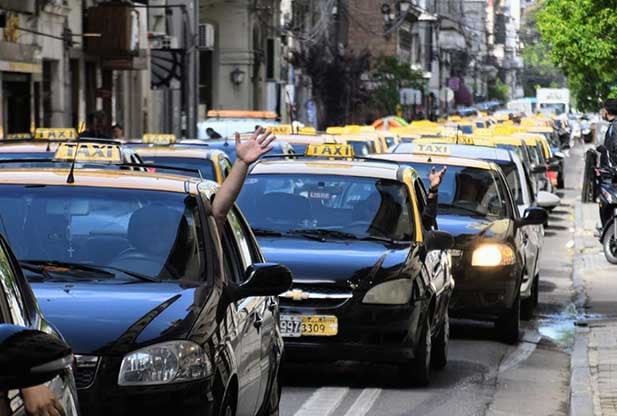 Hoy habrá un nuevo encuentro de taxistas con funcionarios.