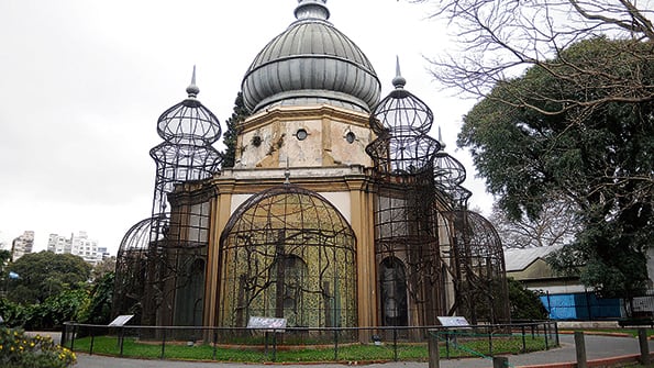 Los edificios históricos que alberga el ex Zoo porteño serán privatizados para su explotación comercial.