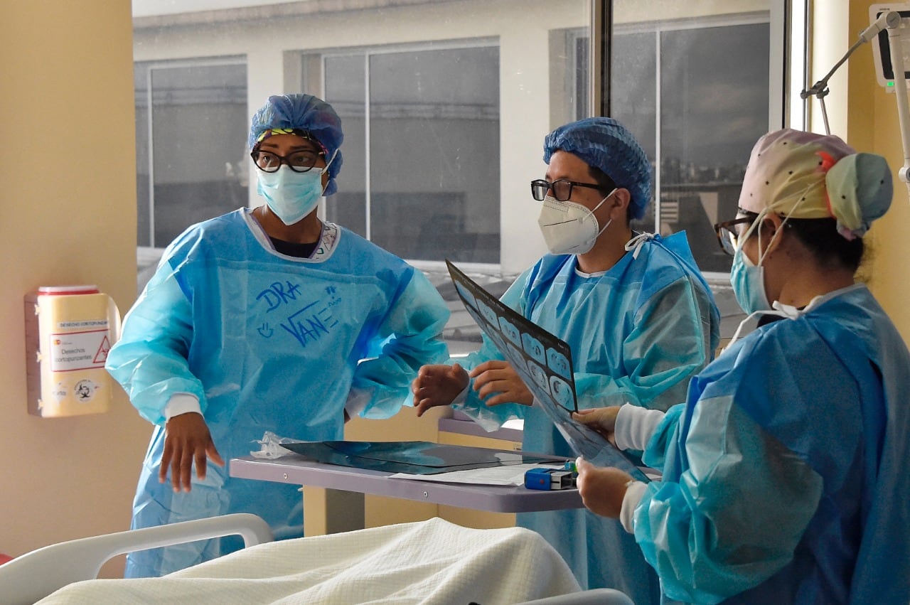 Ómicro, cerca del "pico" en América