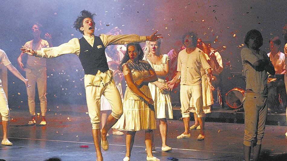 El encuentro se realizó en una sala María Guerrero colmada de público.