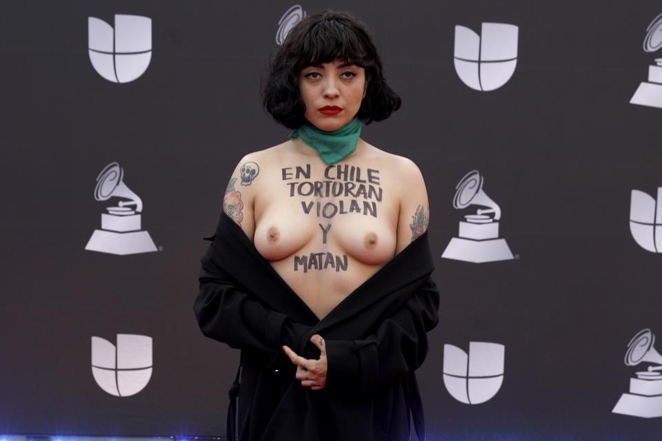 Mon Laferte había denunciado al gobierno en los Grammys 