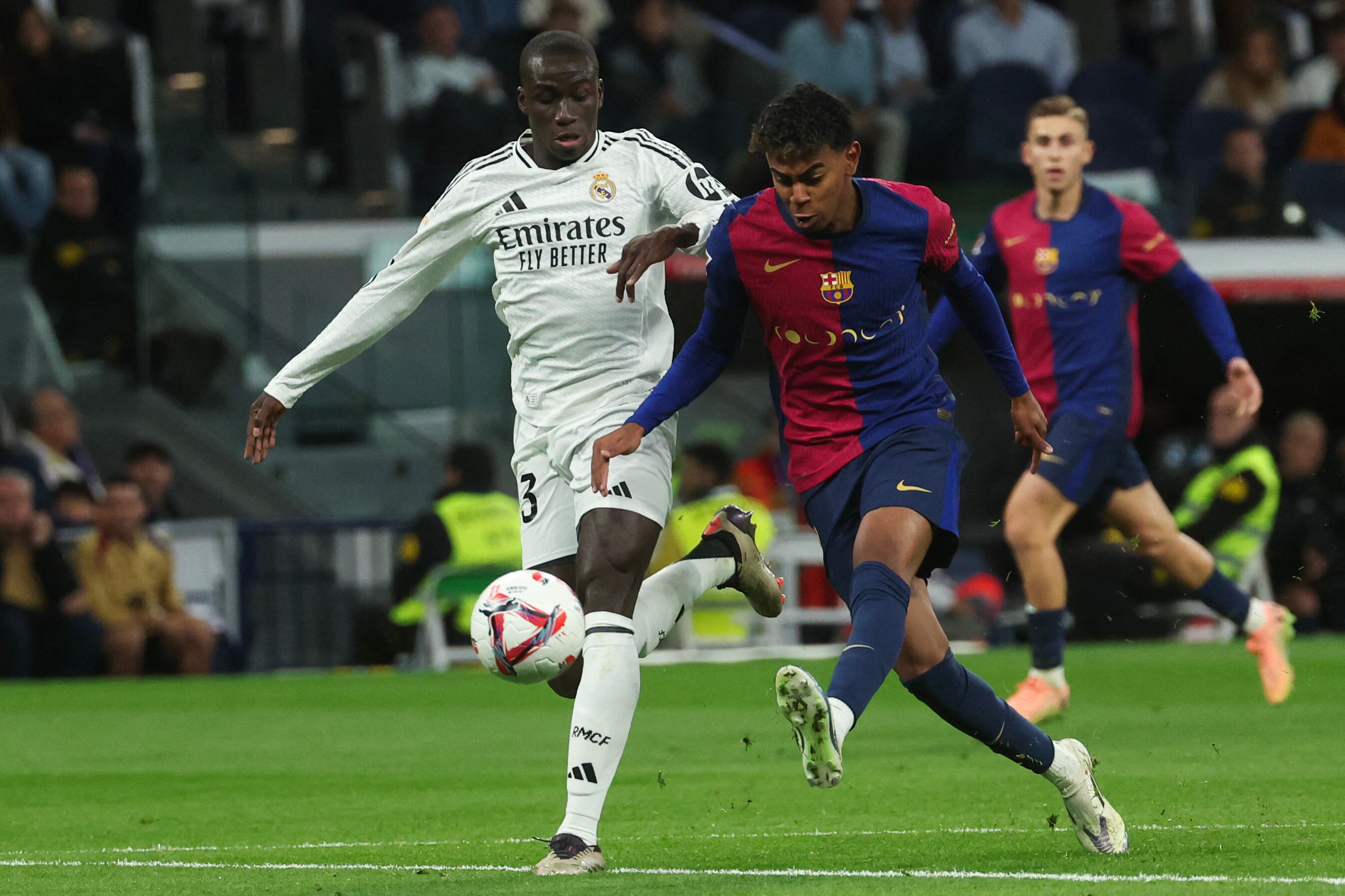 Lamine Yamal brilló en el Bernabéu y anotó un gol en un clásico para la historia