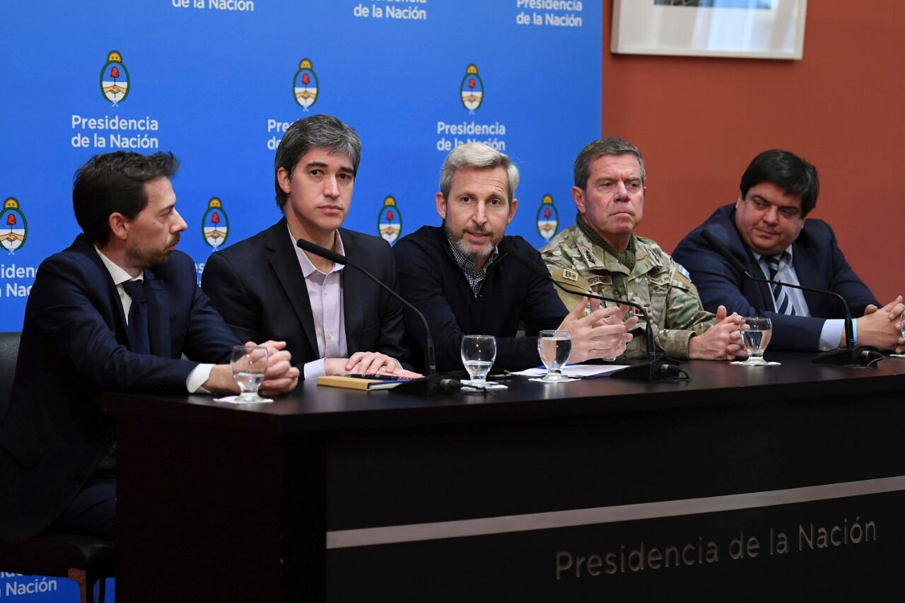 Rogelio Frigerio y Adrián Pérez, durante una conferencia de prensa en Casa Rosada realizada ayer. 