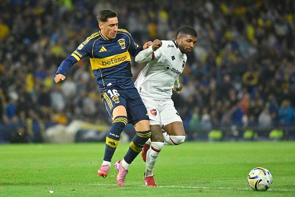 Mosquera fue superado toda la noche por Merentiel. 