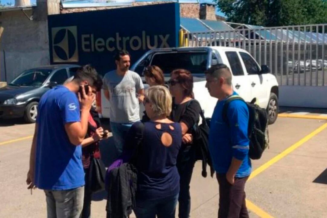 Electrolux anunció suspensiones rotativas a 400 trabajadores.