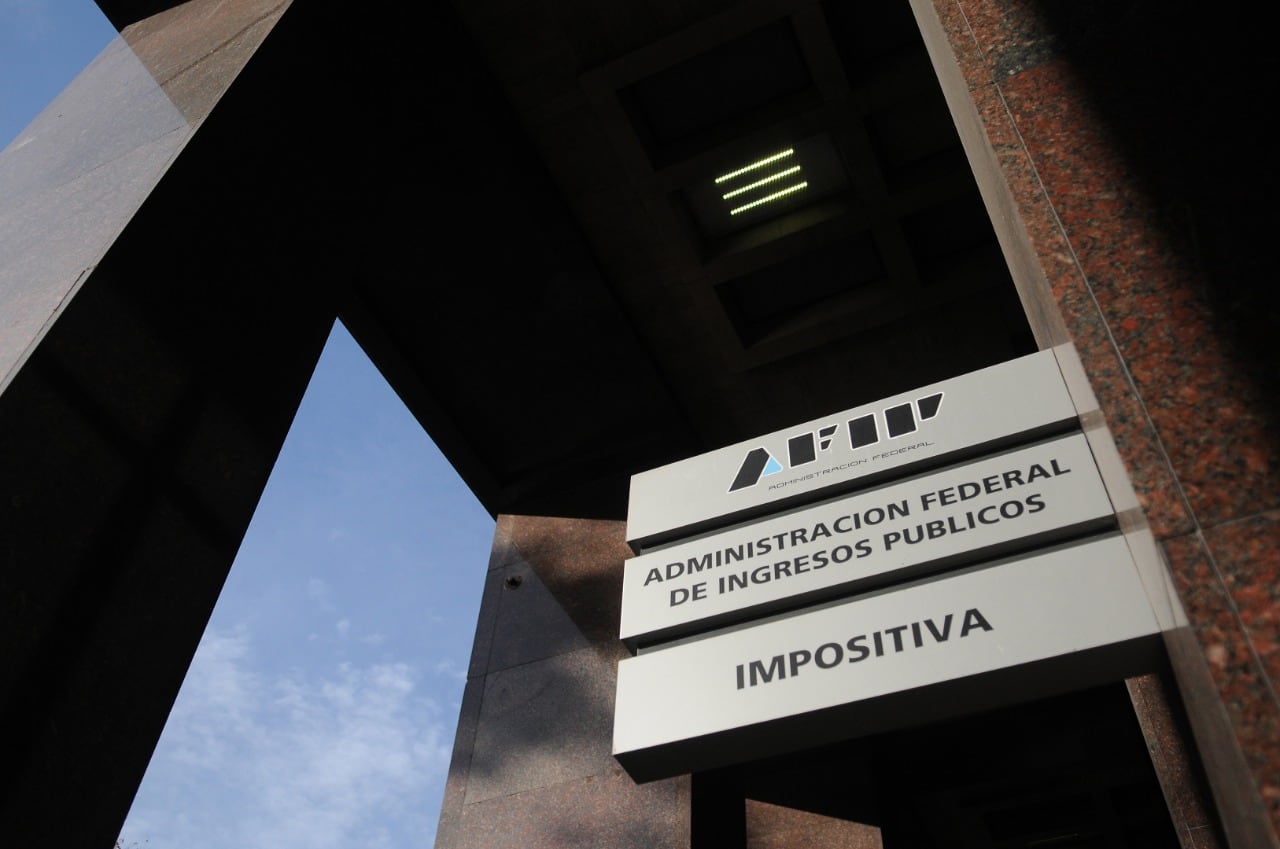 La baja de impuestos por cambio de residencia a Uruguay sumó 115 casos en seis meses de 2021.