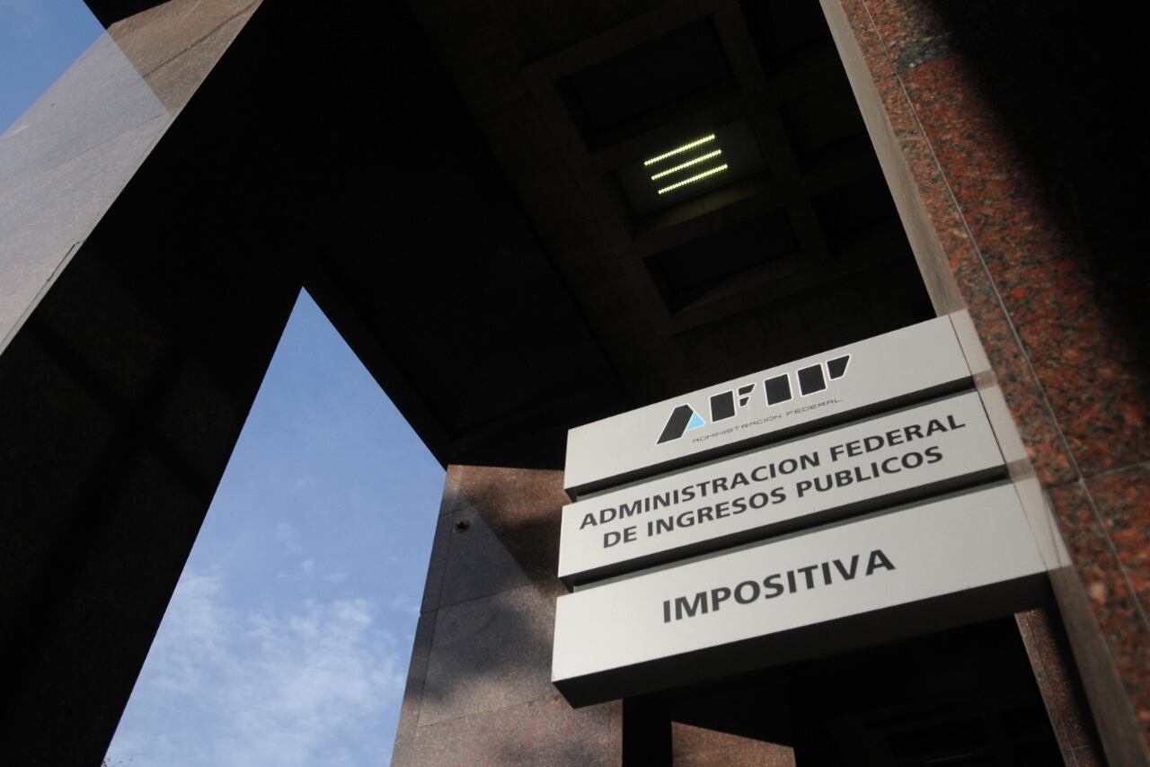 La baja de impuestos por cambio de residencia a Uruguay sumó 115 casos en seis meses de 2021.