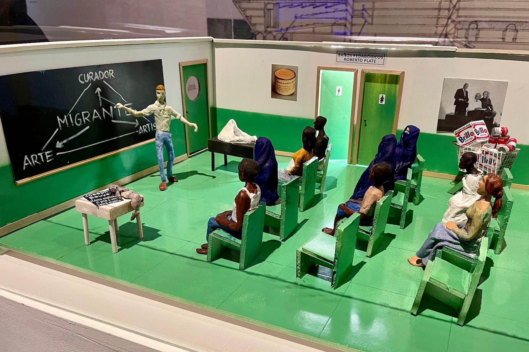 Maqueta del aula de prácticas artísticas para inmigrantes, de Estrella del Oriente.