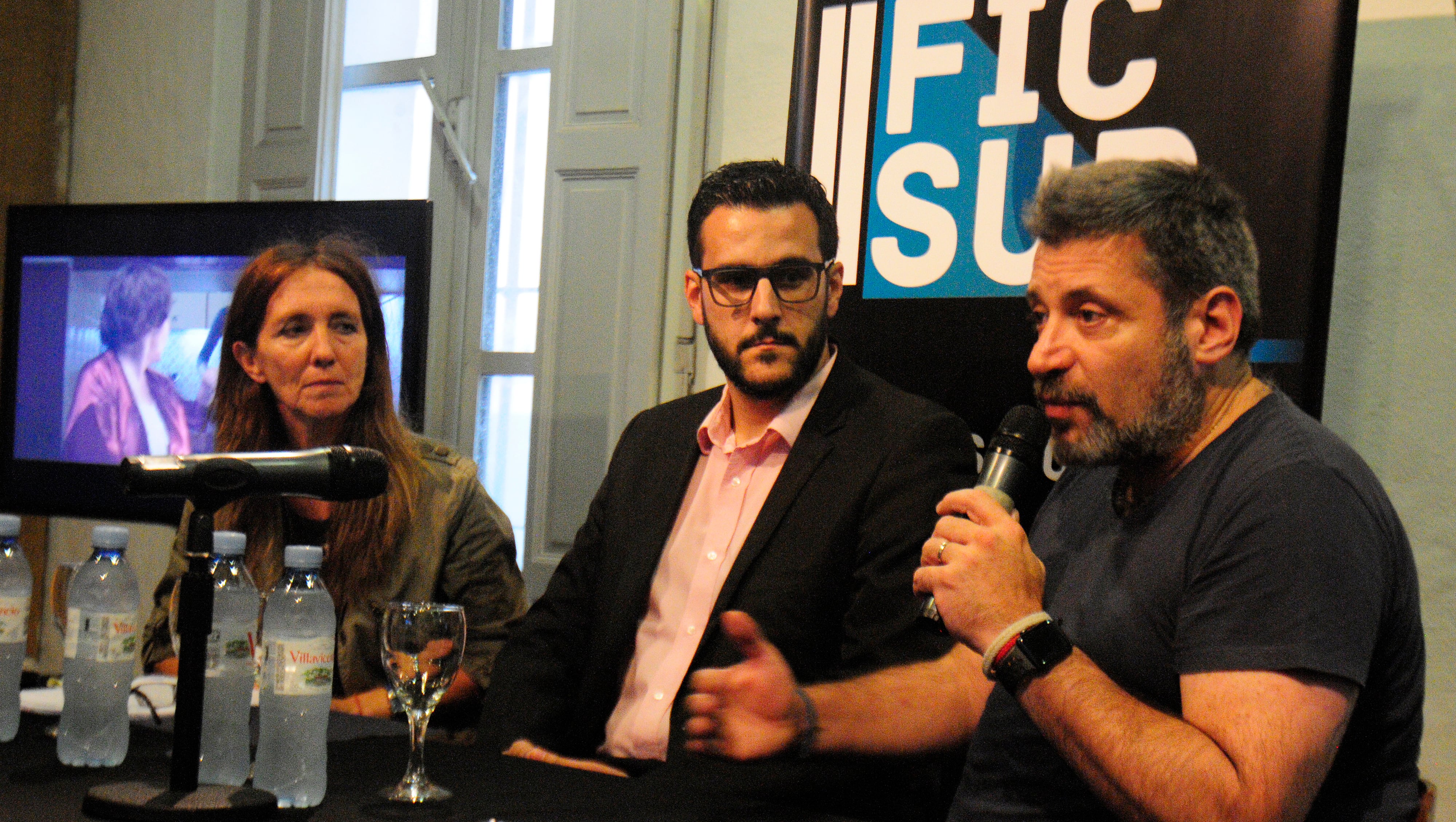 Paula de Luque, el secretario de Cultura de Tierra del Fuego, Gonzalo Zamora, y Víctor Santa María.