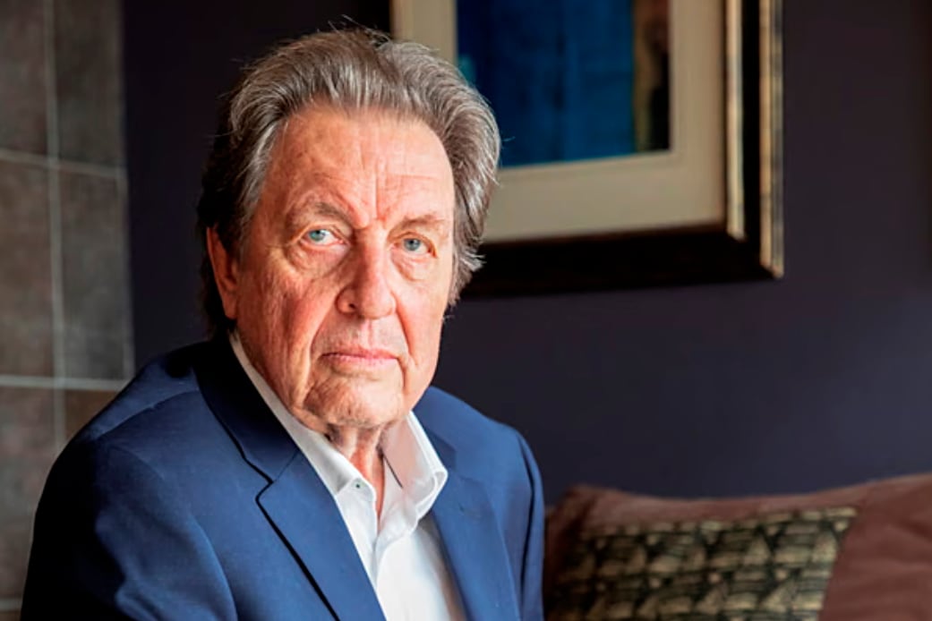 Errol Musk tiene 79 años y niega todo.