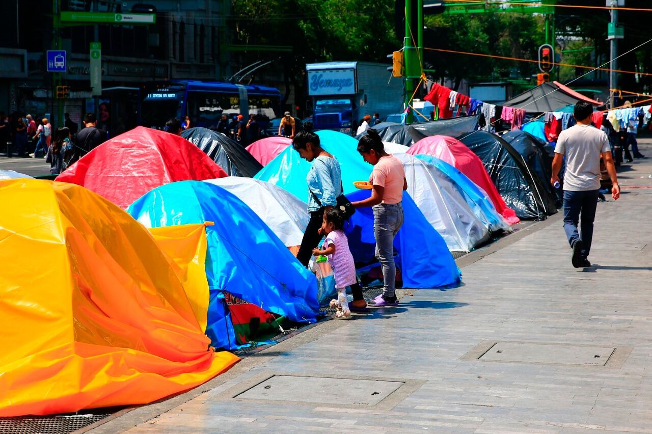 Acampe en Ciudad de México de indígenas triquis desplazados del estado de Oaxaca.
