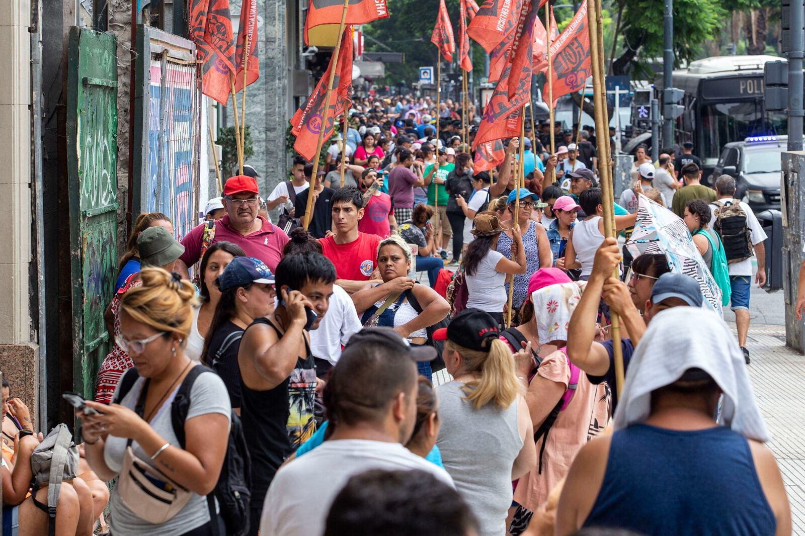 "En fila" frente a Capital Humano, tal como pidió la ministra. 