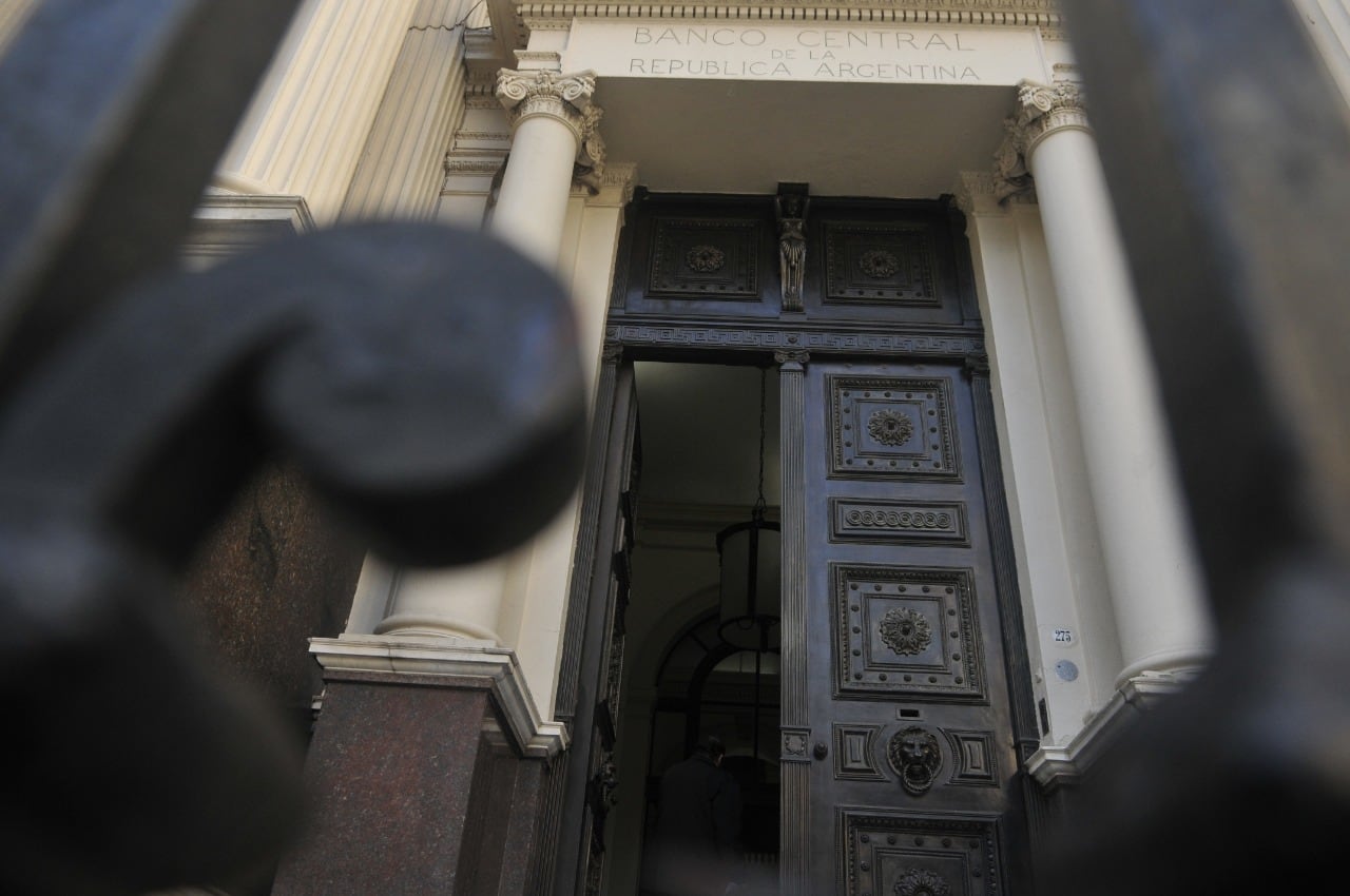 El Banco Central compró en total 1257 millones en el mercado de cambio de agosto.