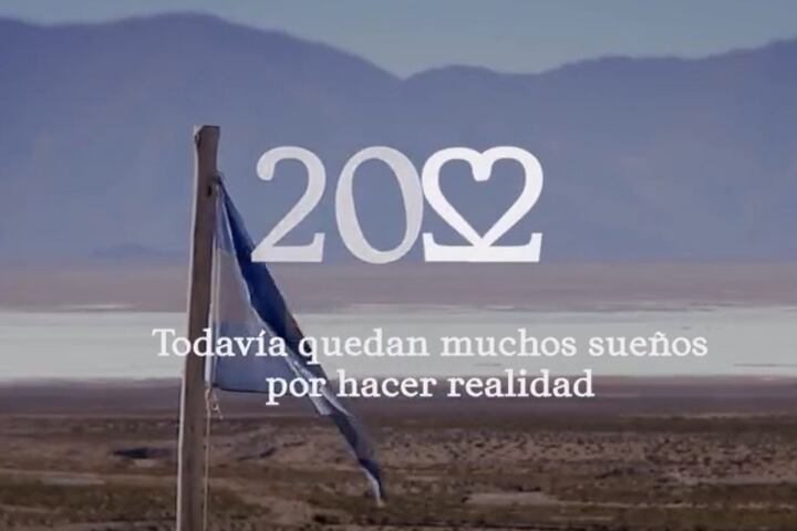 Alberto Fernández difundió su mensaje poco antes de la medianoche.