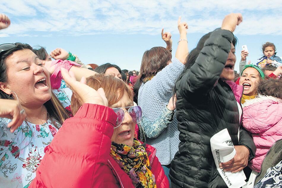 El encuentro del cierre se realizó en el Autódromo local, que se vio colmado de feministas.