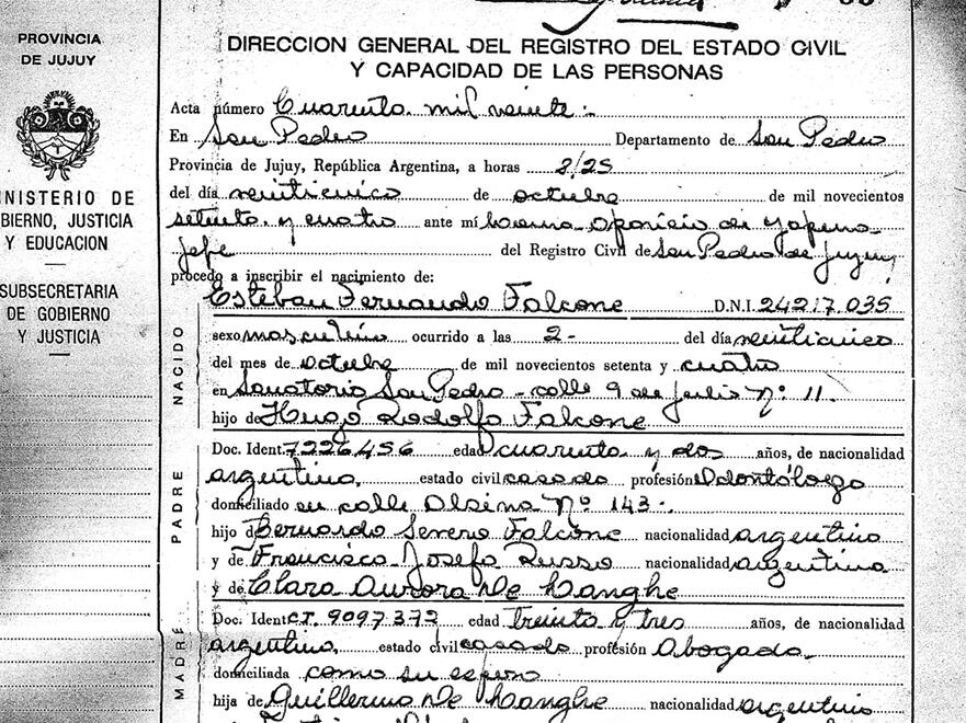 El hijo del corazón de Titina De Langhe de Falcone, inscripto como si fuera propio.