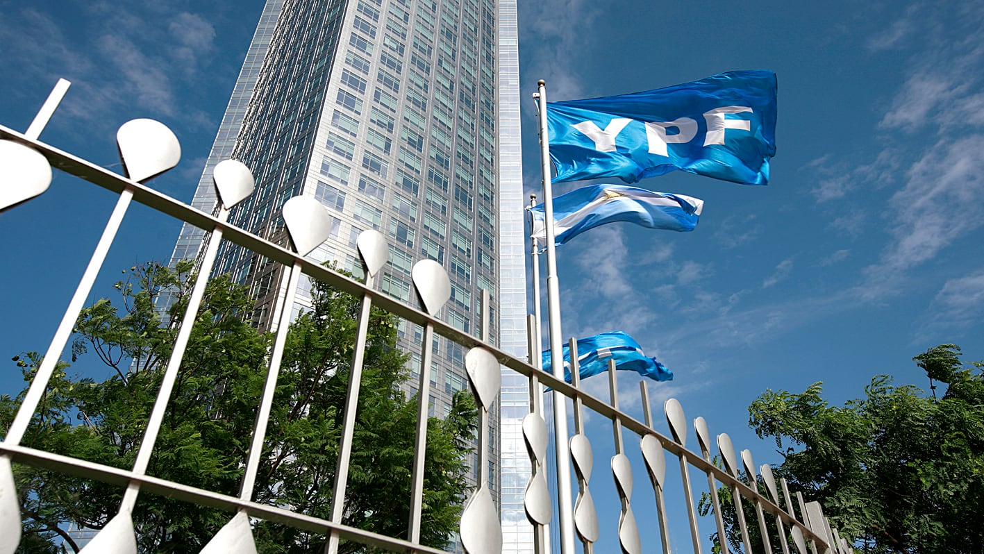 YPF perdió 10.480 millones de pesos en el primer semestre.