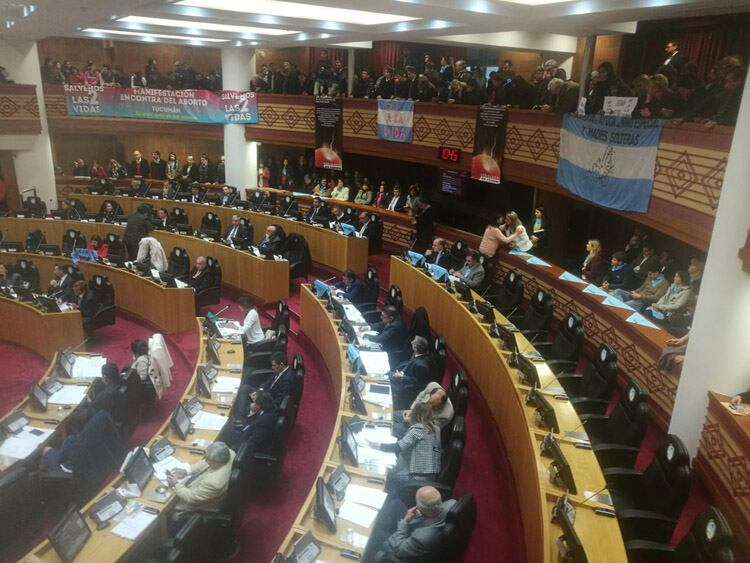 La Legislatura de Tucumán hoy, con grupos antiderechos en la tribuna.