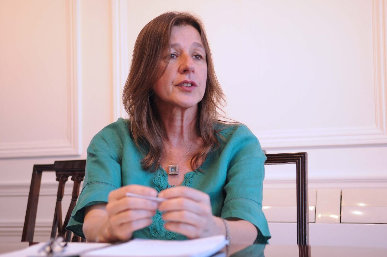 La ministra Frederic presentó un informe a Cafiero.