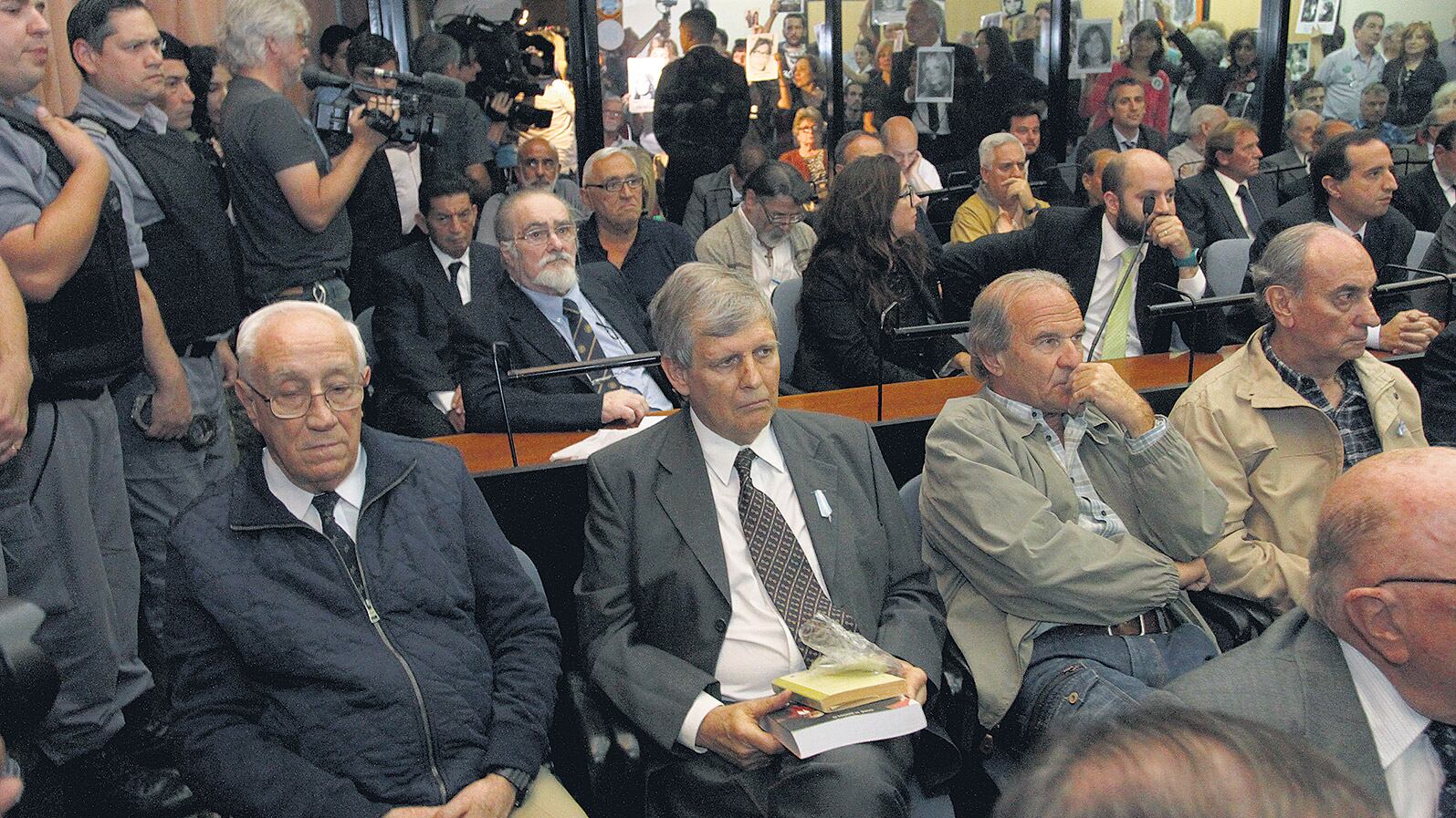 El TOF 5 condenó a prisión perpetua a 29 integrantes de la patota de la ESMA.