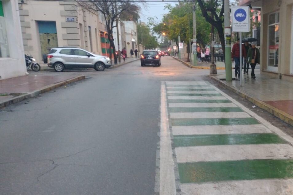 El municipio anunció que el estacionamiento medido arranca el martes pero un amparo judicial podría impedirlo.