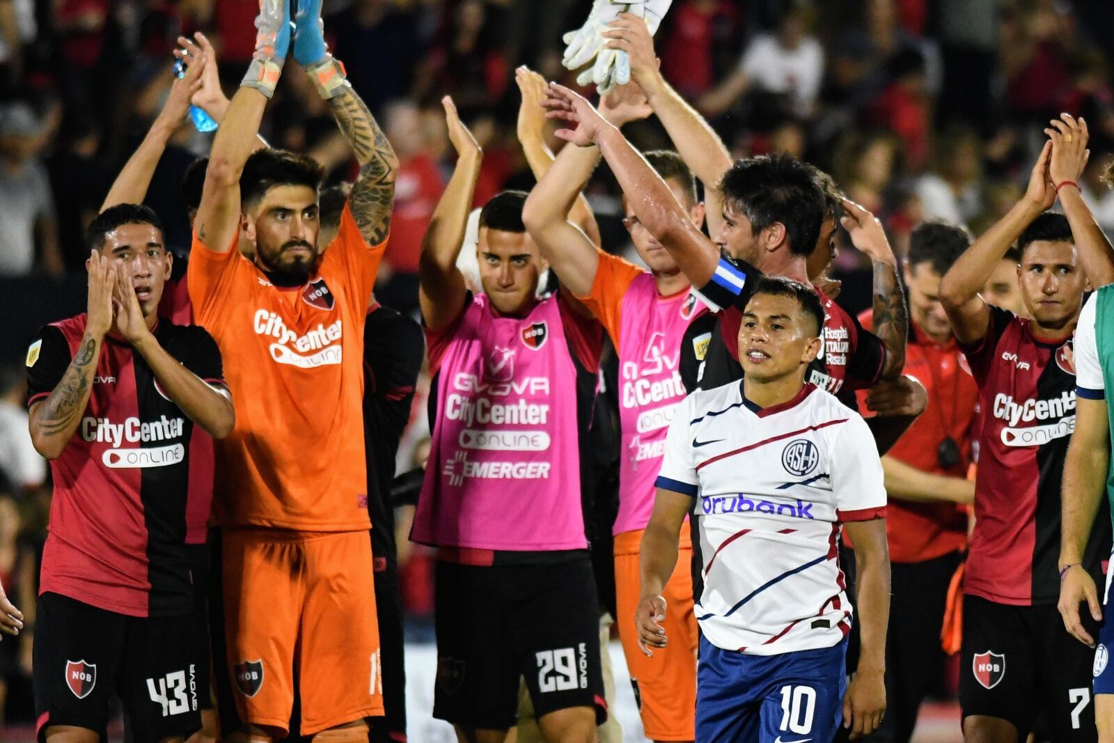 San Lorenzo fue un desastre y Newell's lo bajó de la punta – Página|12