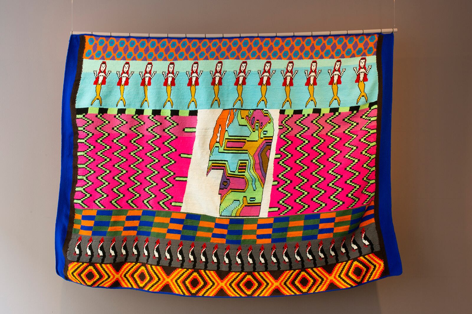 "Silat". Paño de lana acrílica realizado con técnica de crochet por tejedoras del colectivo Thañí.