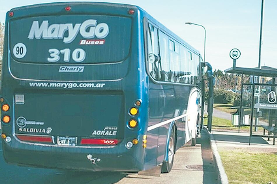 Para viajar en las combis internas, la empresa vendía tarjetas que ya dejó de ofrecer.