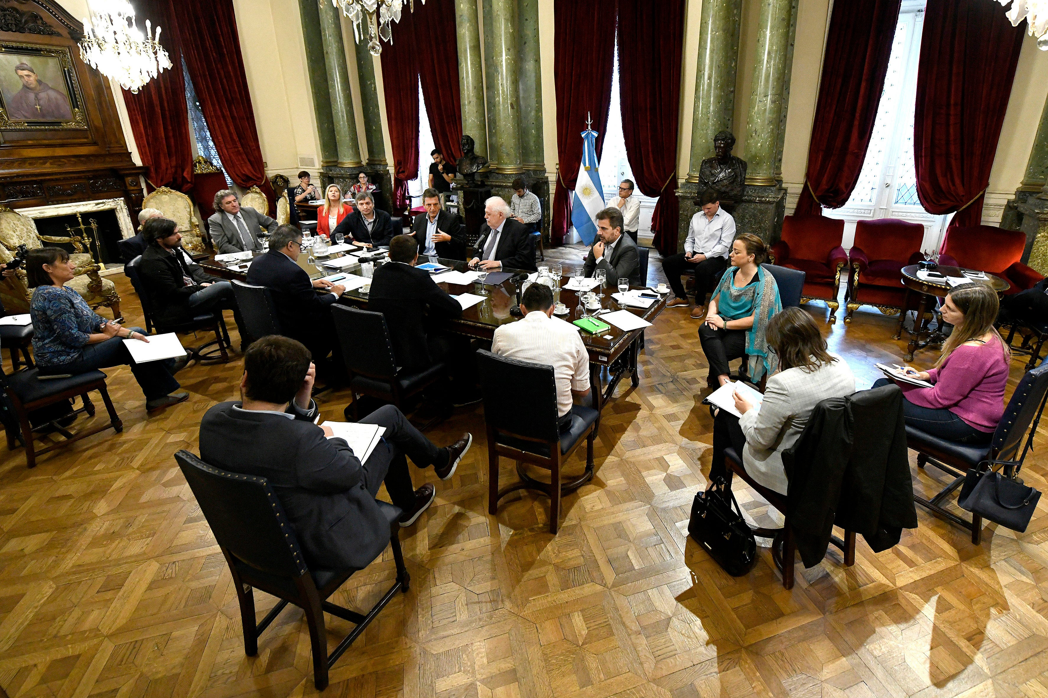 La convocatoria del oficialismo dejó expuesta las divisiones en Juntos Por el Cambio.