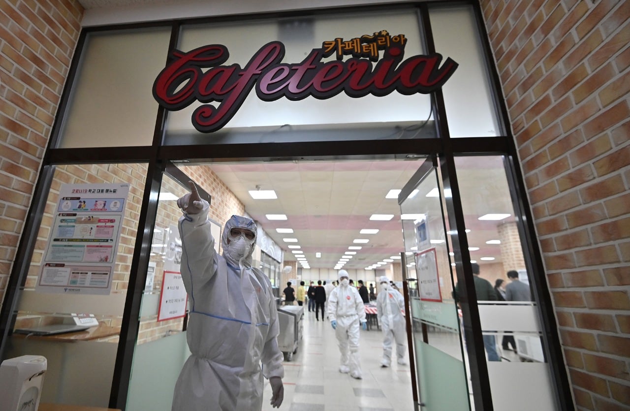 En Corea del Sur buscan frenar un nuevo foco de contagio del virus.
