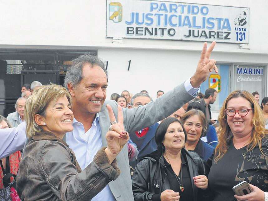 Esta semana, Daniel Scioli estuvo en Tandil y Benito Juárez.