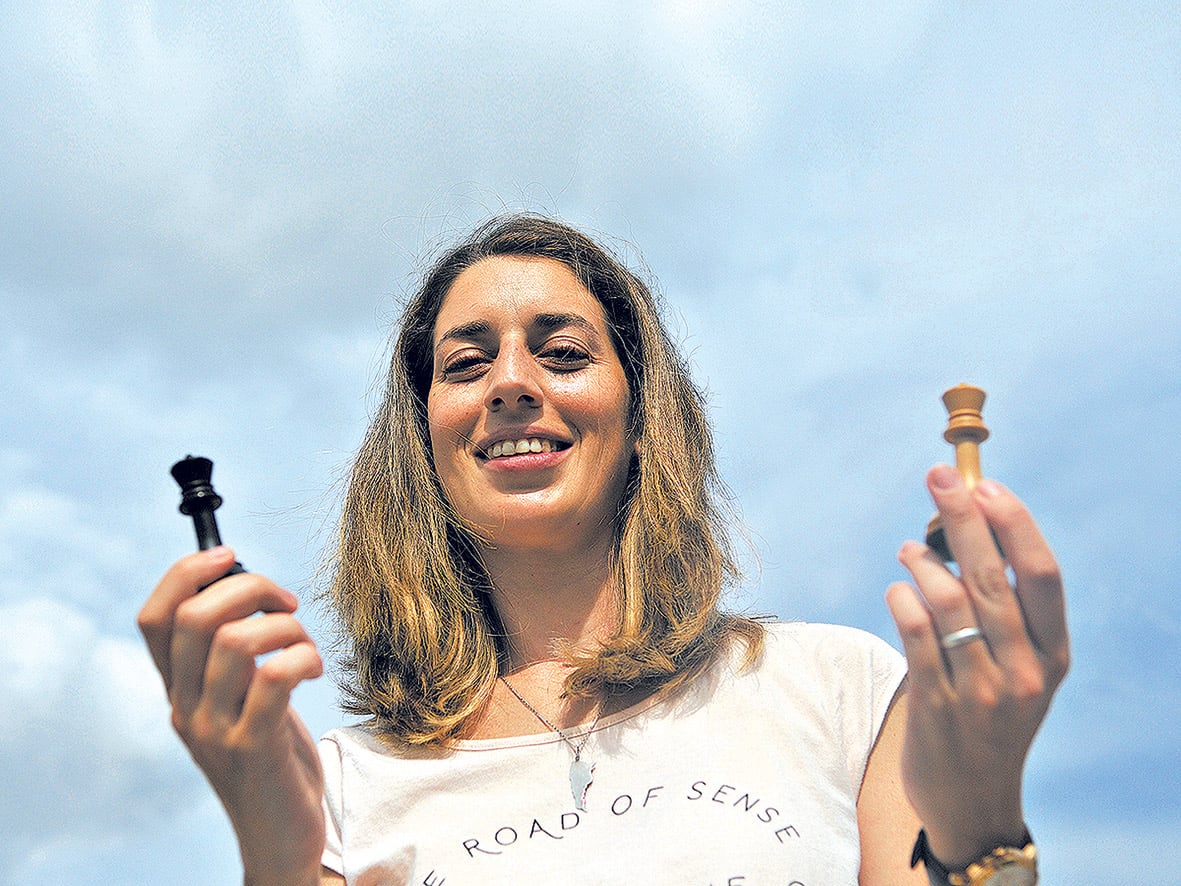 Luján, Gran Maestra internacional y cinco veces campeona argentina, dijo que no se sentiría segura en Irán.