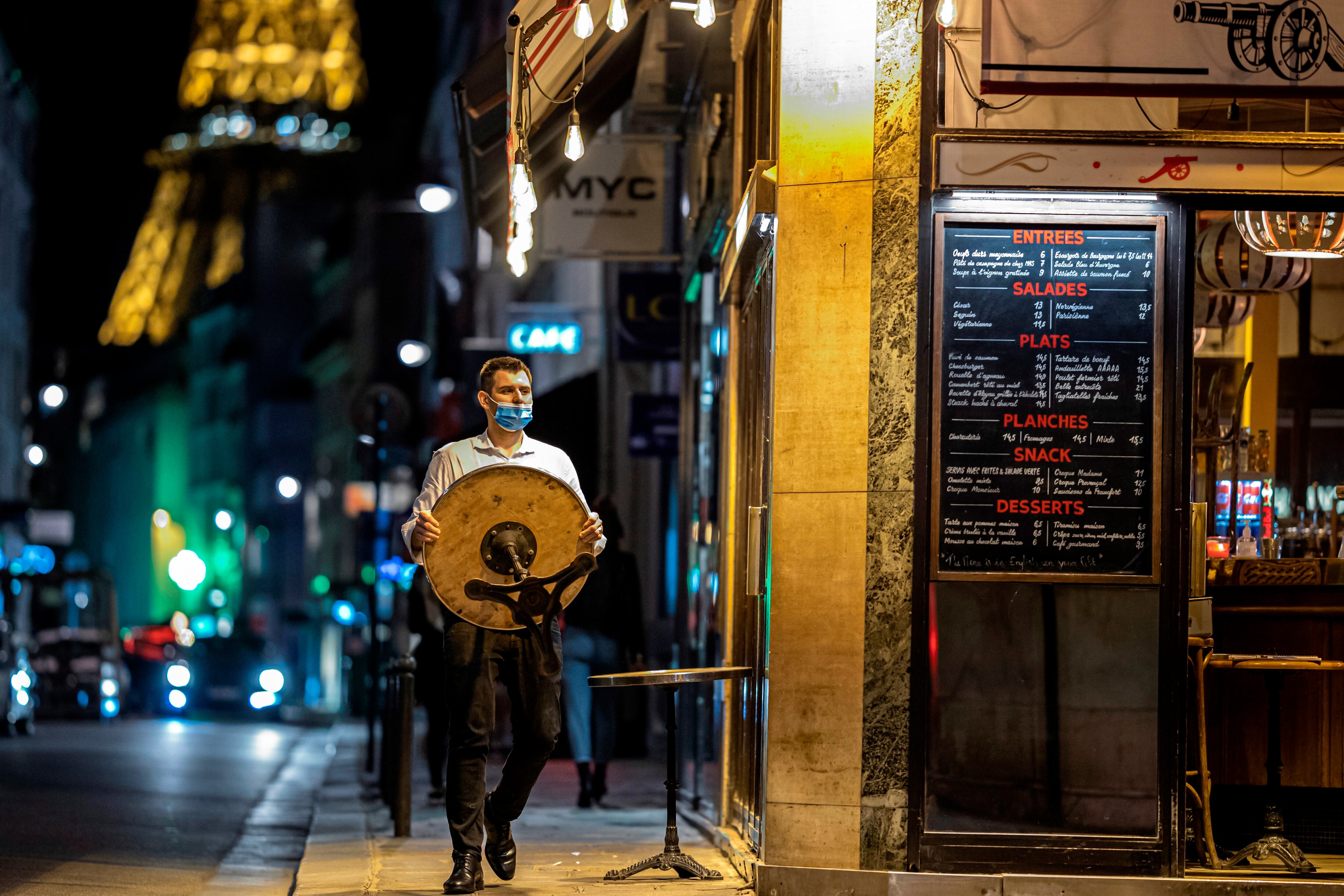 Toque de queda desde las 21 para más de 40 millones de franceses-