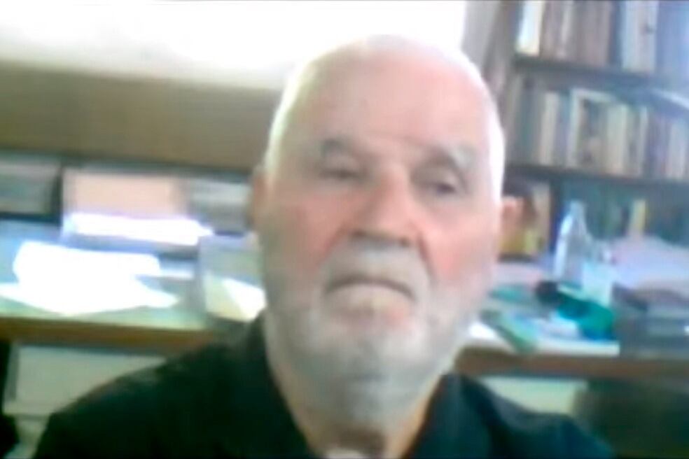 Enrique Barre usa la tobillera hace diez días.