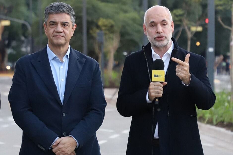 Jorge Macri y Horacio Rodríguez Larreta, durante un anuncio de campaña.