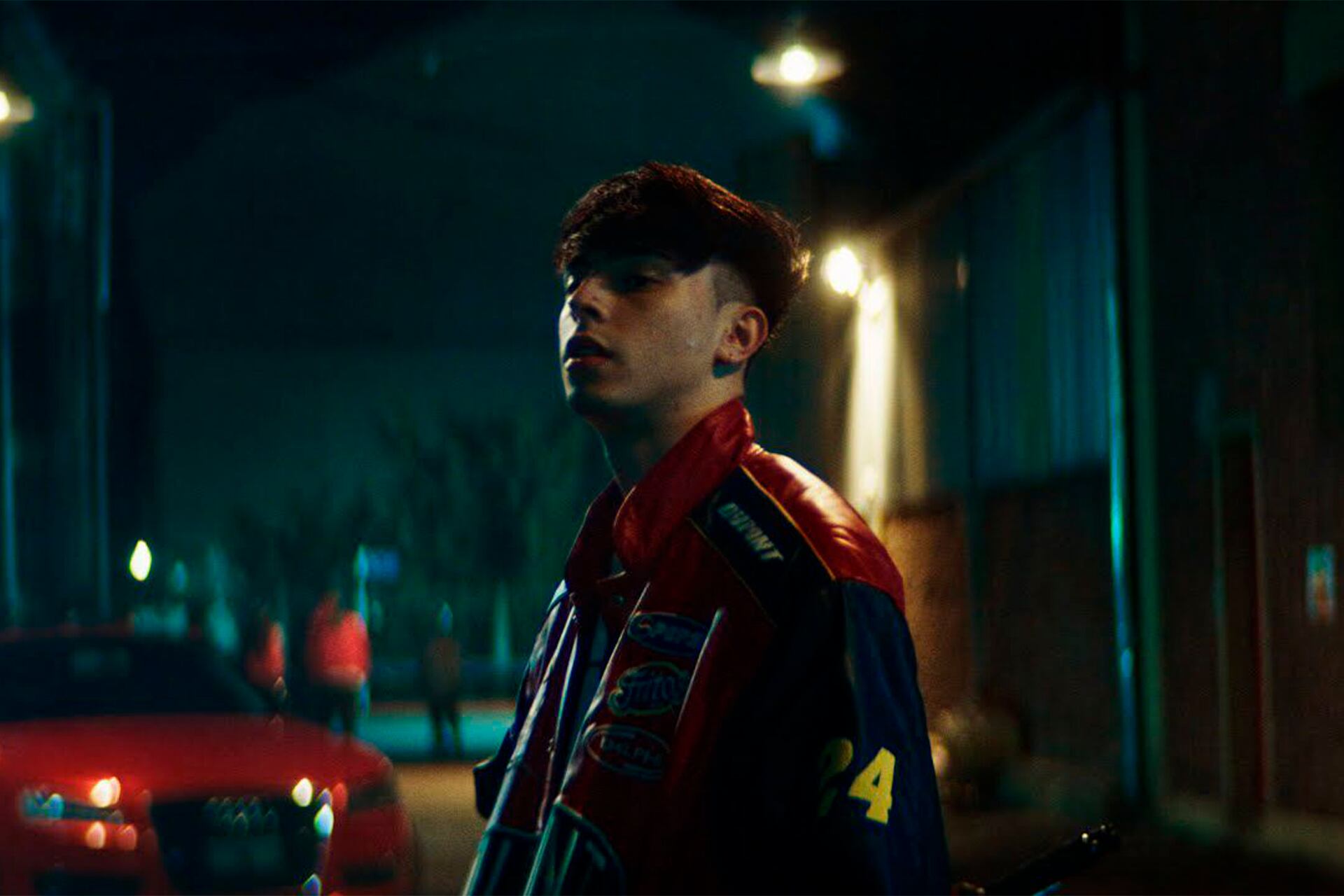 Después de clavar los hits Además de mí remix y Bailando te conocí, el santiagueño tiene dos shows en la avenida Corrientes