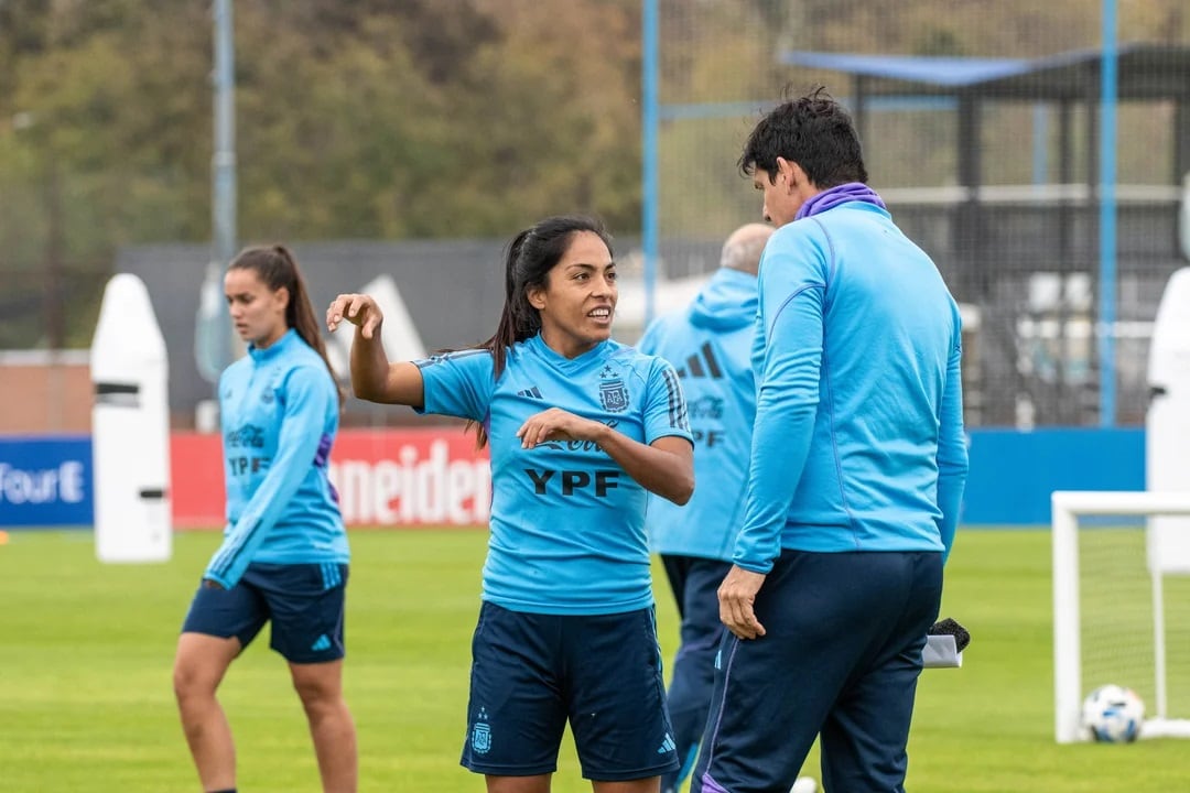 Práctica de la Selección Femenina de fútbol