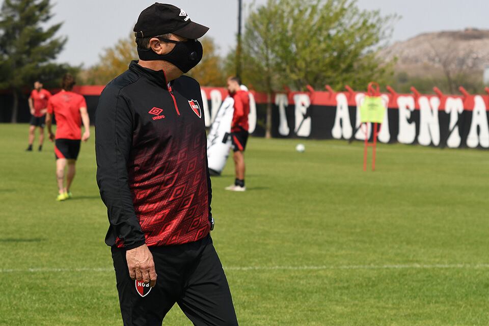 Frank Kudelka, el técnico detrás del barbijo.