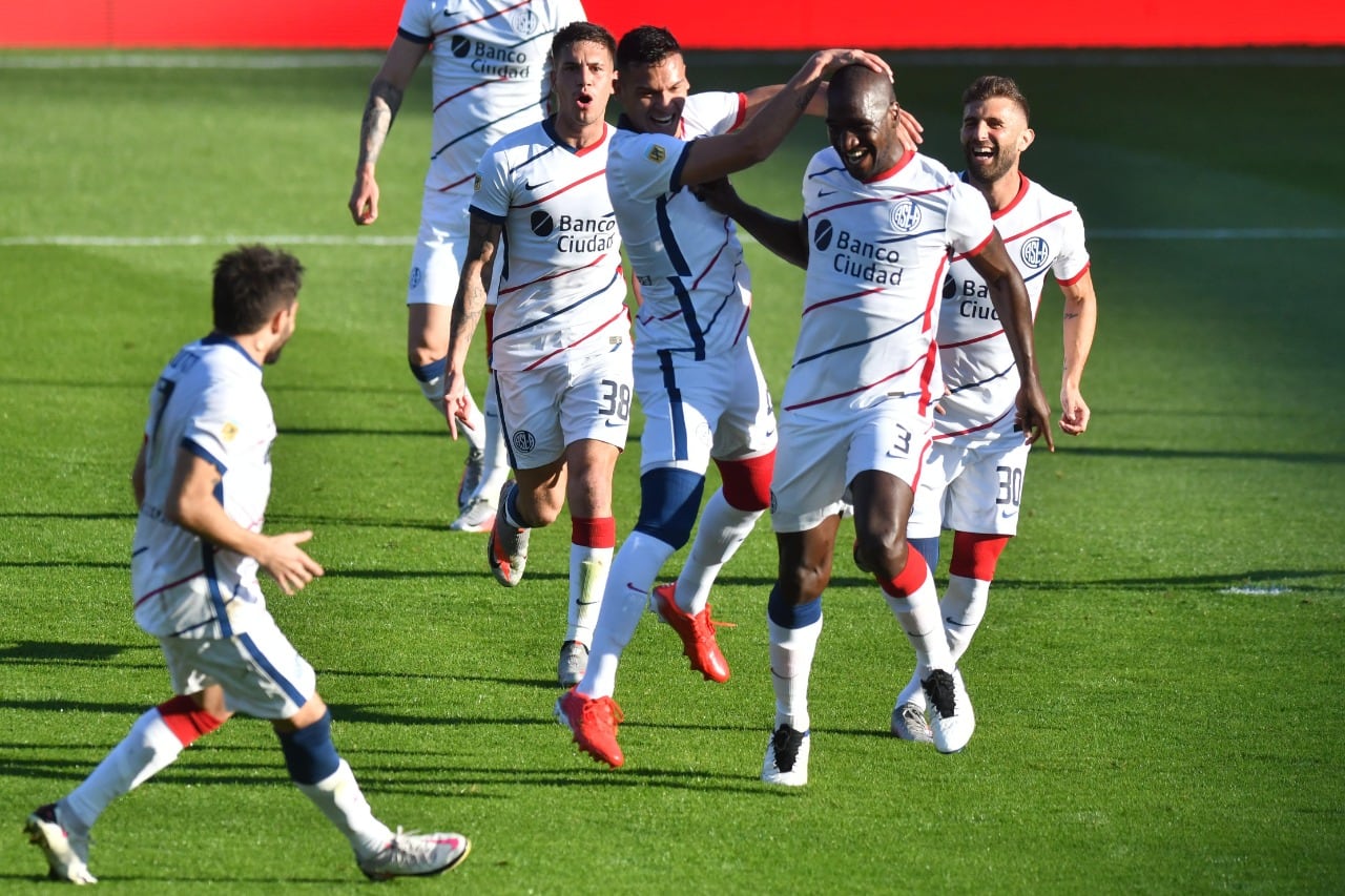 El colombiano Zapata se estrenó como goleador azulgrana